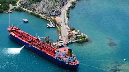 Le vendite di petrolio del Venezuela da parte degli Stati Uniti superano i 13 miliardi di dollari, afferma Trump