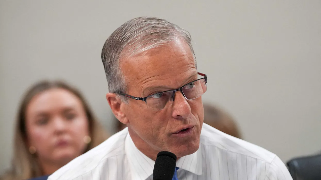 Trump rifiuta di appoggiare il leader della maggioranza del Senato John Thune per un altro mandato, svelando le fratture del GOP prima della pausa