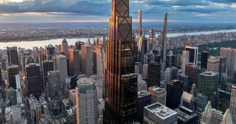 JPMorgan Warns of Critical Weeks Ahead for AI Stocks as Market Diverges