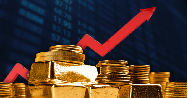 Золото достигает $4 400 на фоне ожидания данных по инфляции в США и сигналов ФРС по ставкам