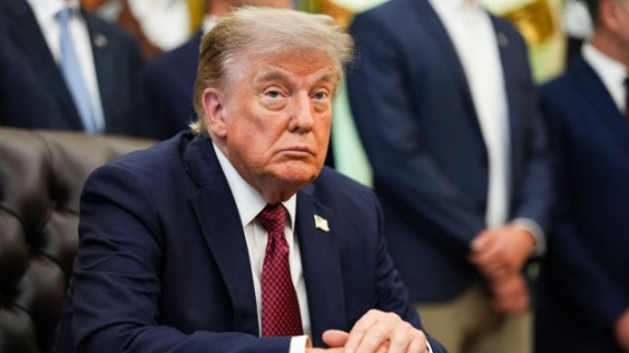 Финансовая декларация Трампа за 2025 год раскрывает акт��вы не менее чем на $858 млн и более 21,000 инвестиционных сделок