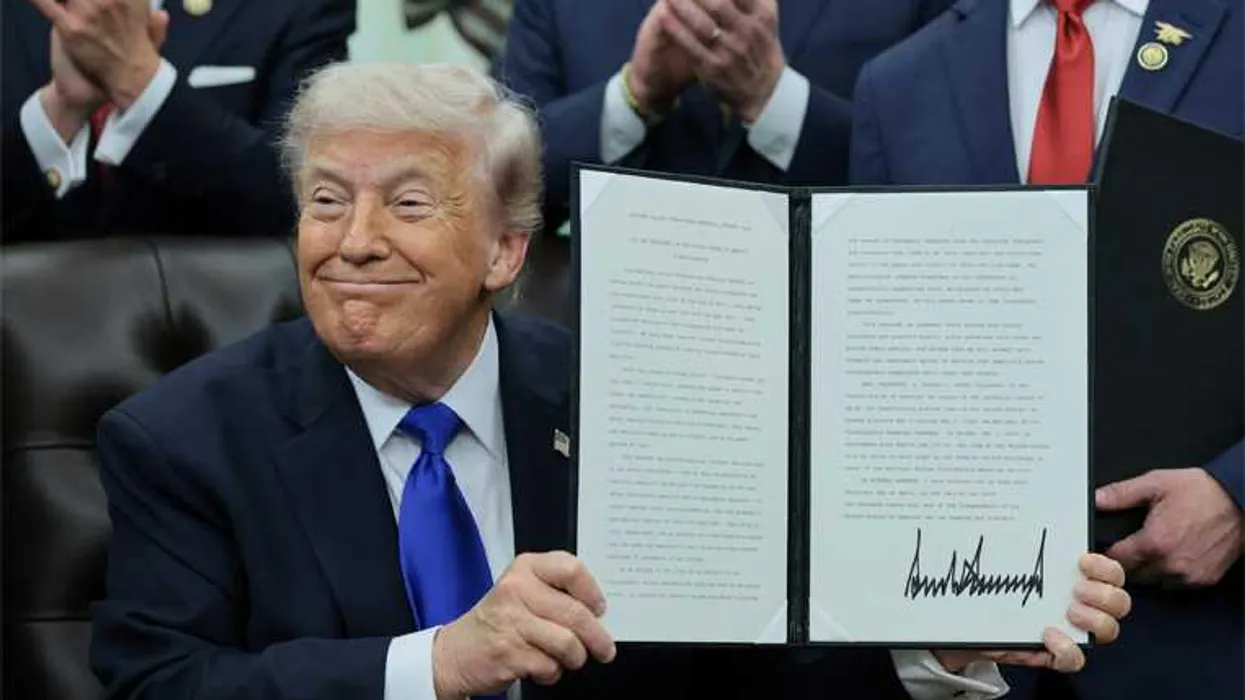 Informe: Condenados adinerados que pagan grandes sumas por indultos de Trump a menudo se quedan con las manos vacías