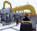 US Natural Gas Extends Drop as Production and Inventories Stay High