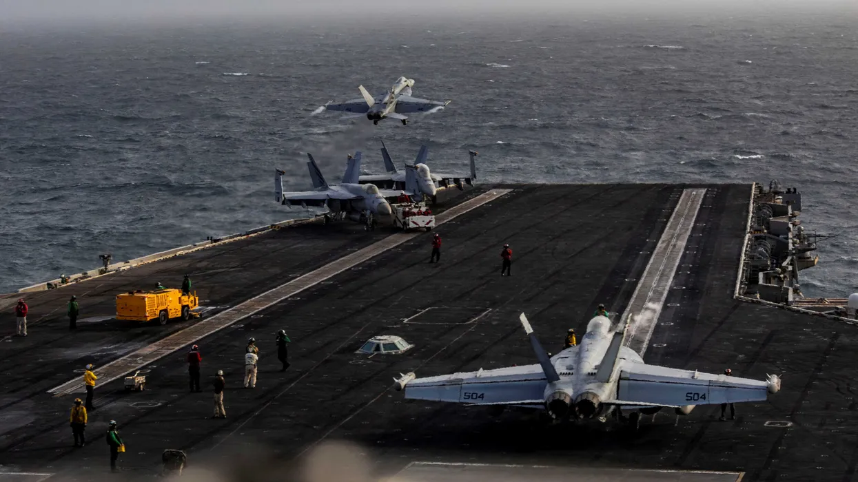 Эсминец ВМС США USS Benfold на четыре дня лишился электропитания в Южно-Китайском море: доклад