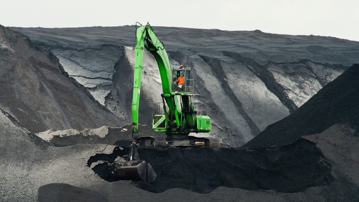 Coal Drops Below 50% of China's Electricity Mix for the First Time