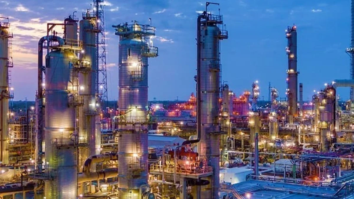 Нарратив об избыточном предложении на нефтяном рынке отступает на фоне ужесточения узких мест поставок