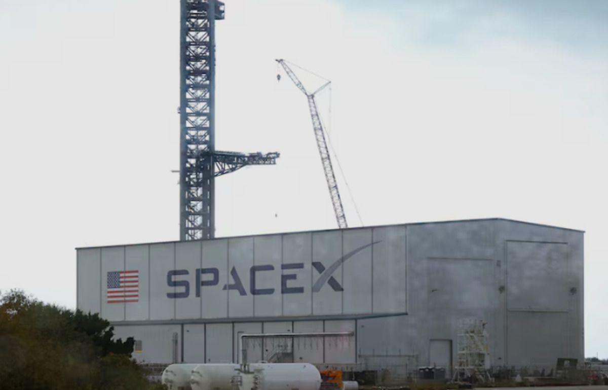 Las acciones de SpaceX retroceden ante los retrasos en los lanzamientos y la presión de las ventas en corto