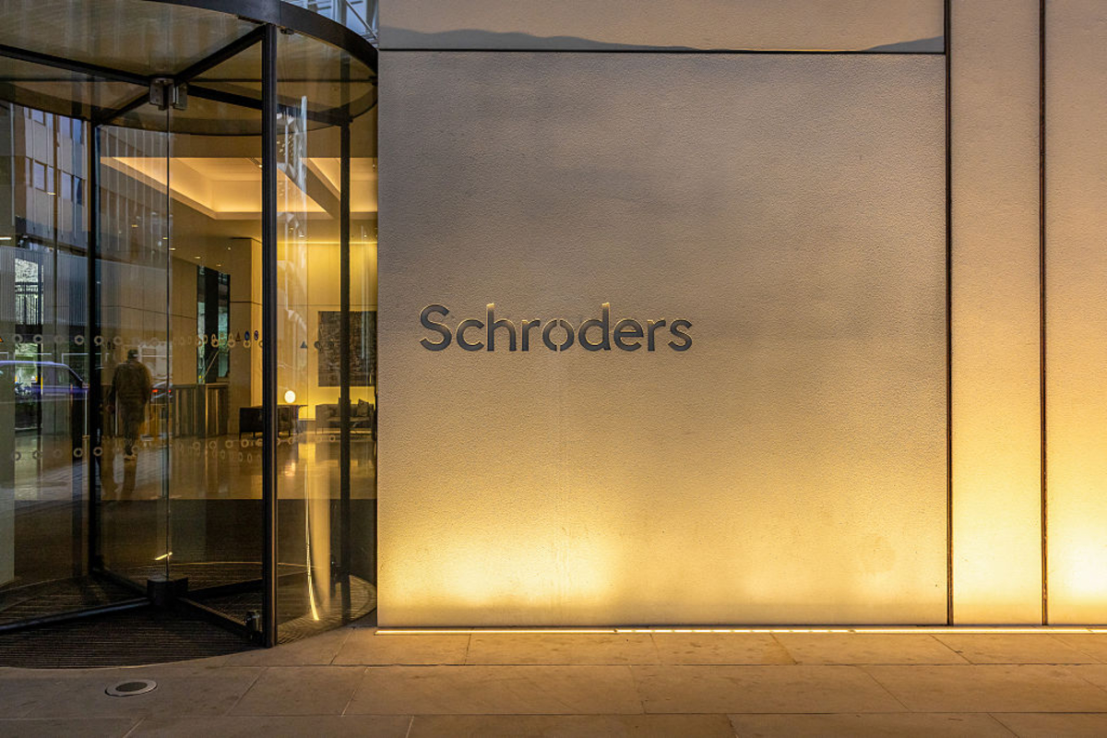 Schroders quasi raddoppia l'utile del primo semestre mentre le masse gestite raggiungono il record di £868 miliardi