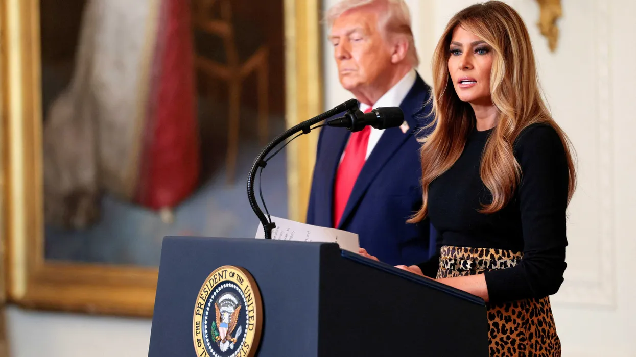 Бэннон продвигает идею третьего срока Трампа на фоне трудностей республиканцев перед промежуточными выборами 2026 года