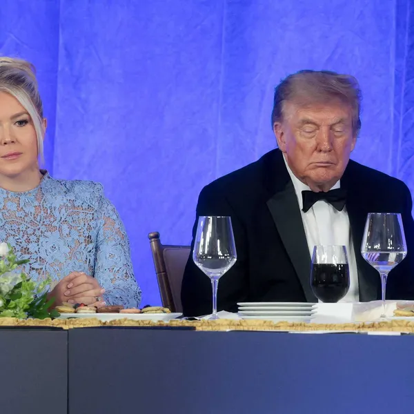 Karoline Leavitts onervaring en toon kunnen een aansprakelijkheid worden voor Trump nu de politieke omstandigheden verslechteren