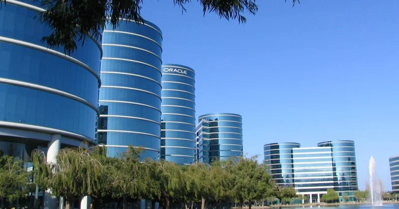 Oracle Shares Plunge 12% as $70B AI Infrastructure Spending Plan Sparks Investor Concerns
