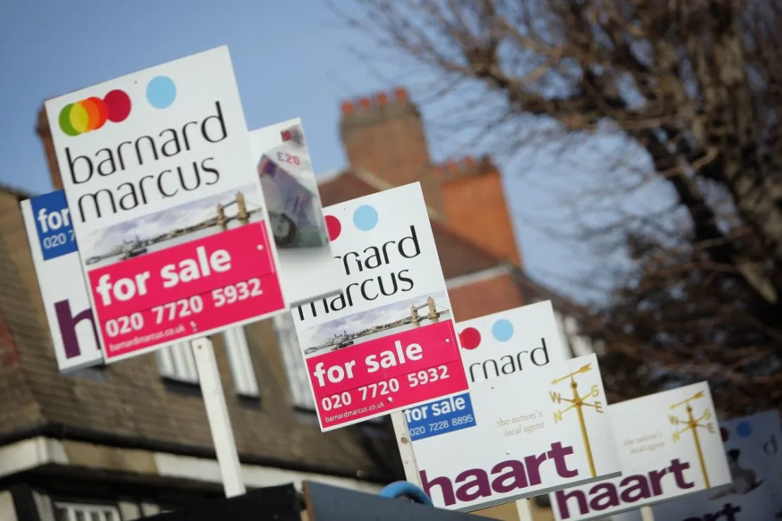 UK House Prices Slump in July as Iran Conflict and High Interest Rates Squeeze Demand