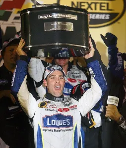 NASCAR-Legende Jimmie Johnson führt seinen Erfolg auf geputzte Schuhe und 10 Minuten früheres Erscheinen zurück: „Kleine Dinge sind wichtig“
