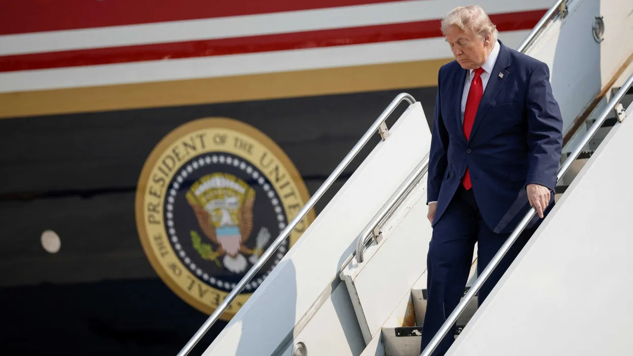 США потратили сотни миллионов на подаренный Катаром самолет для Trump, который теперь выведен из эксплуатации из-за проблем с безопасностью, сообщает NYT