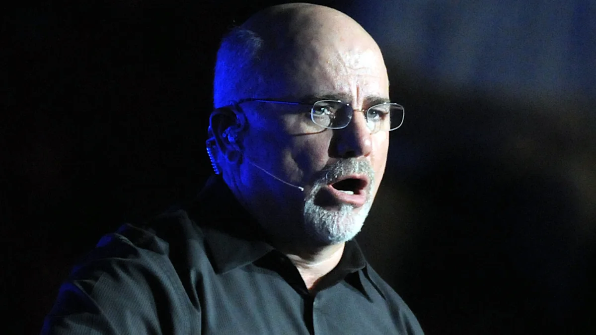 Dave Ramsey destaca tres errores financieros que dice que sus oyentes siguen cometiendo