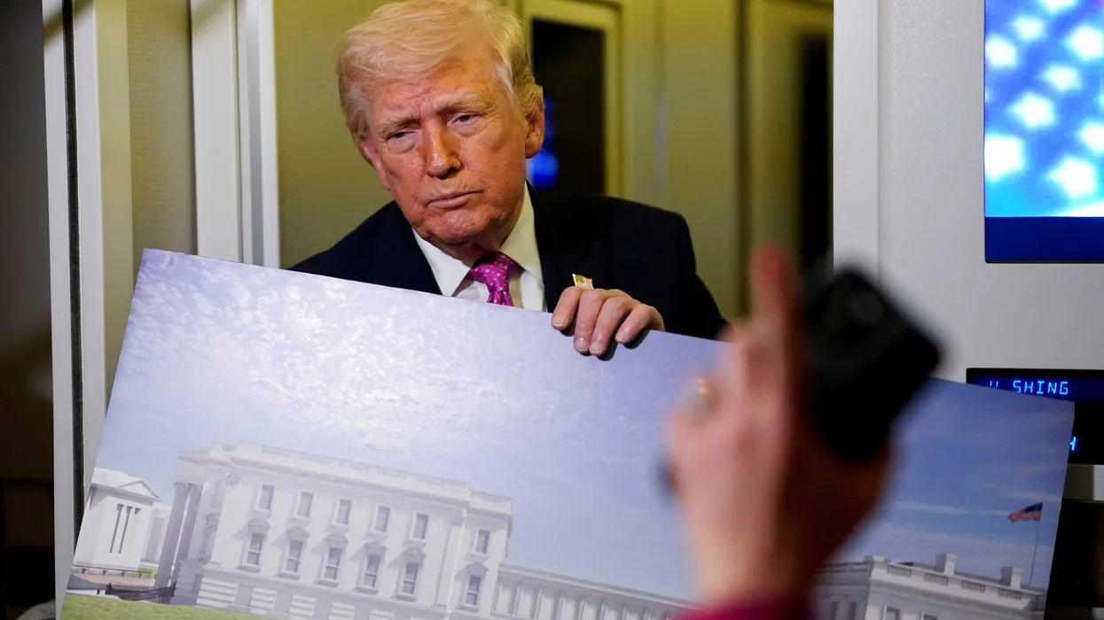 «Проект Линкольна» высмеивает «бальный зал памяти Эпштейна» Трампа за 400 миллионов долларов на фоне обращения в Верховный суд