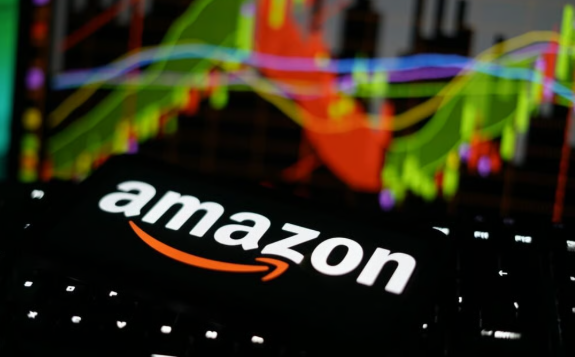 Amazon Shares Surge 15% on $220 Billion AI Investment Plan While Apple Falls 7% on Supply Warning